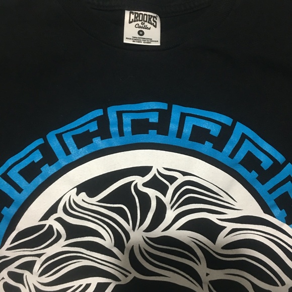 Crooks & Castles Greco Medusa T-Shirt Medium NWOT - Picture 3 of 3